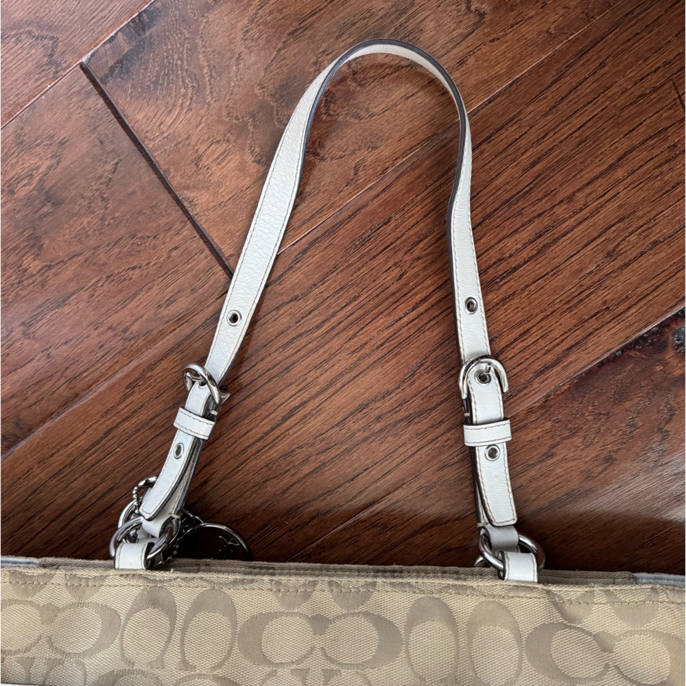 Coach Beige and Cream Signature Tote - Picture 9 of 15